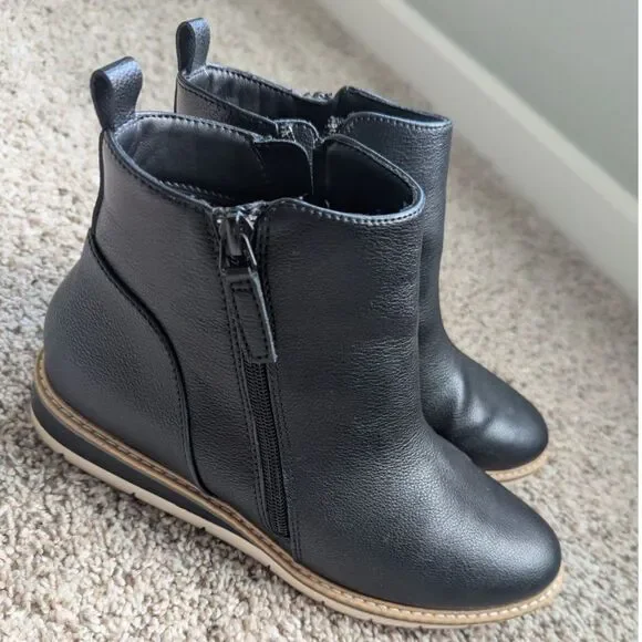 Me Too Women's Black Wedge Ankle Boots Vegan Leather Zip Booties Size 7.5 - Picture 3 of 8